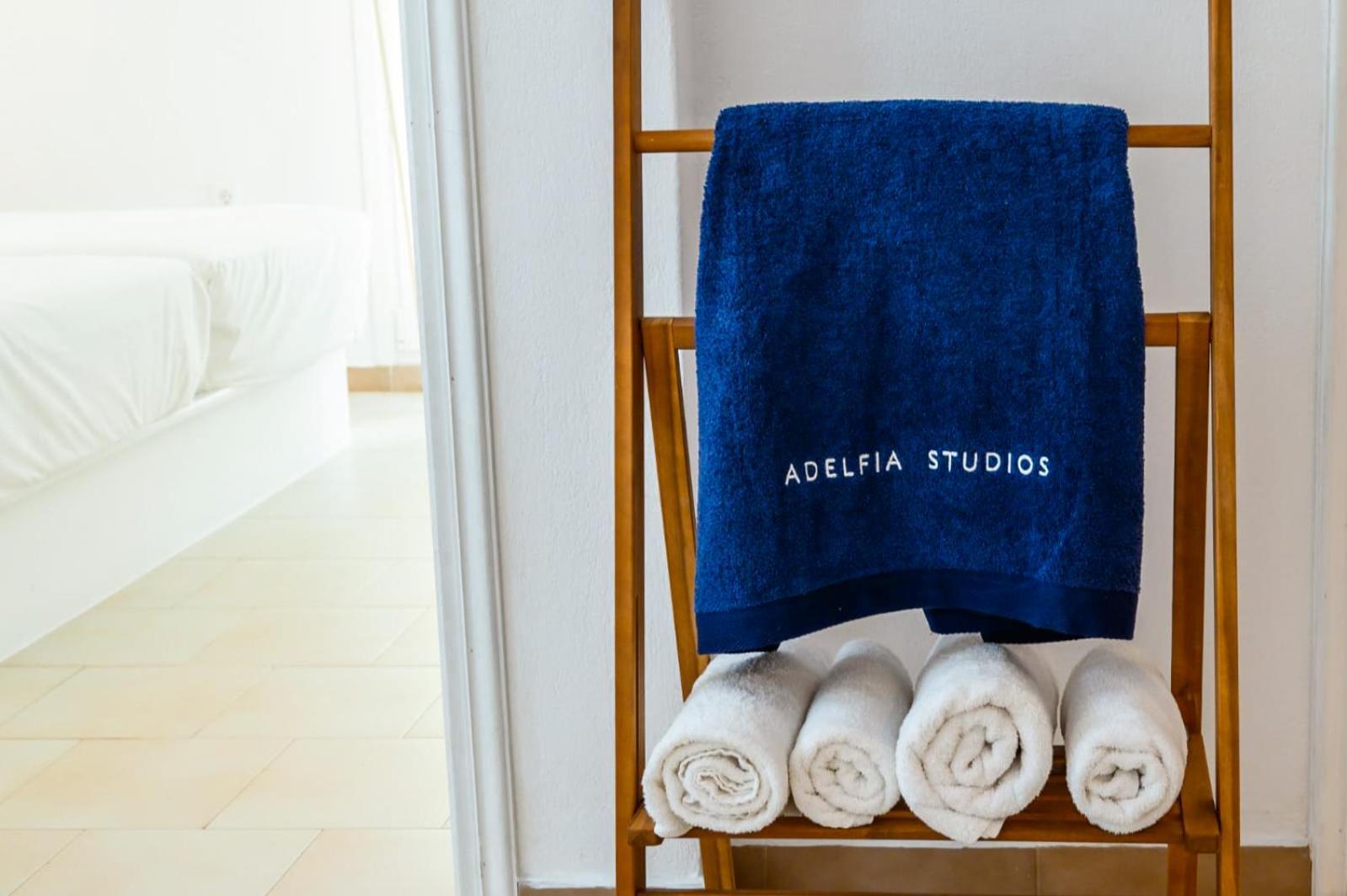 Adelfia Studios Парос Екстериор снимка